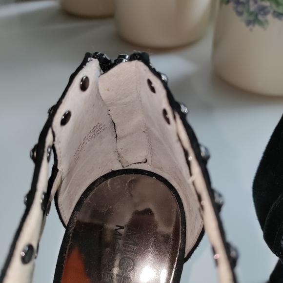 Michael Michael Kors ladies size 7 , black with clear rhinestones . Worn once. - Picture 7 of 8